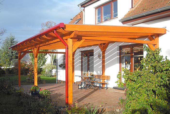 Freistehende Terrassenüberdachung Holz
