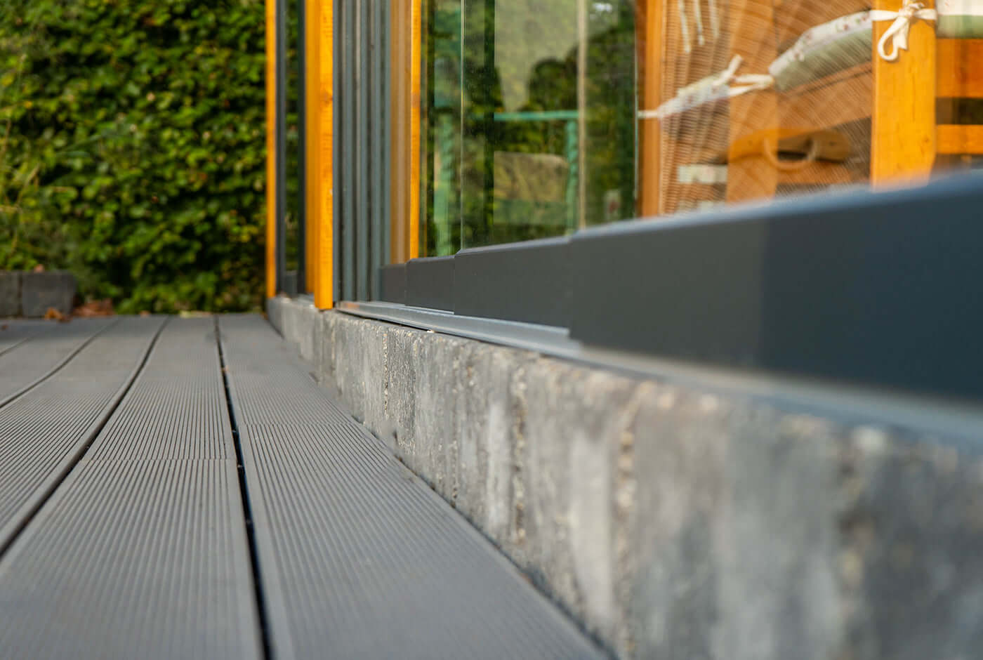 Glasschiebewand grau (RAL 9007) 8mm