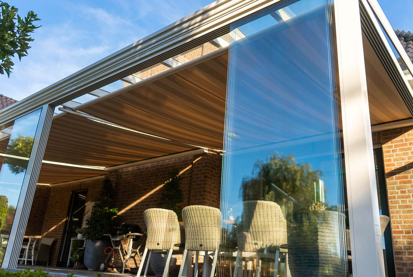 Glasschiebewand grau (RAL 9007) 8mm